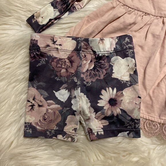 3/25$ Cynthia Rowley 3 Piece matching set Shorts and Dress Headband Size 3-6 mos - Picture 2 of 5